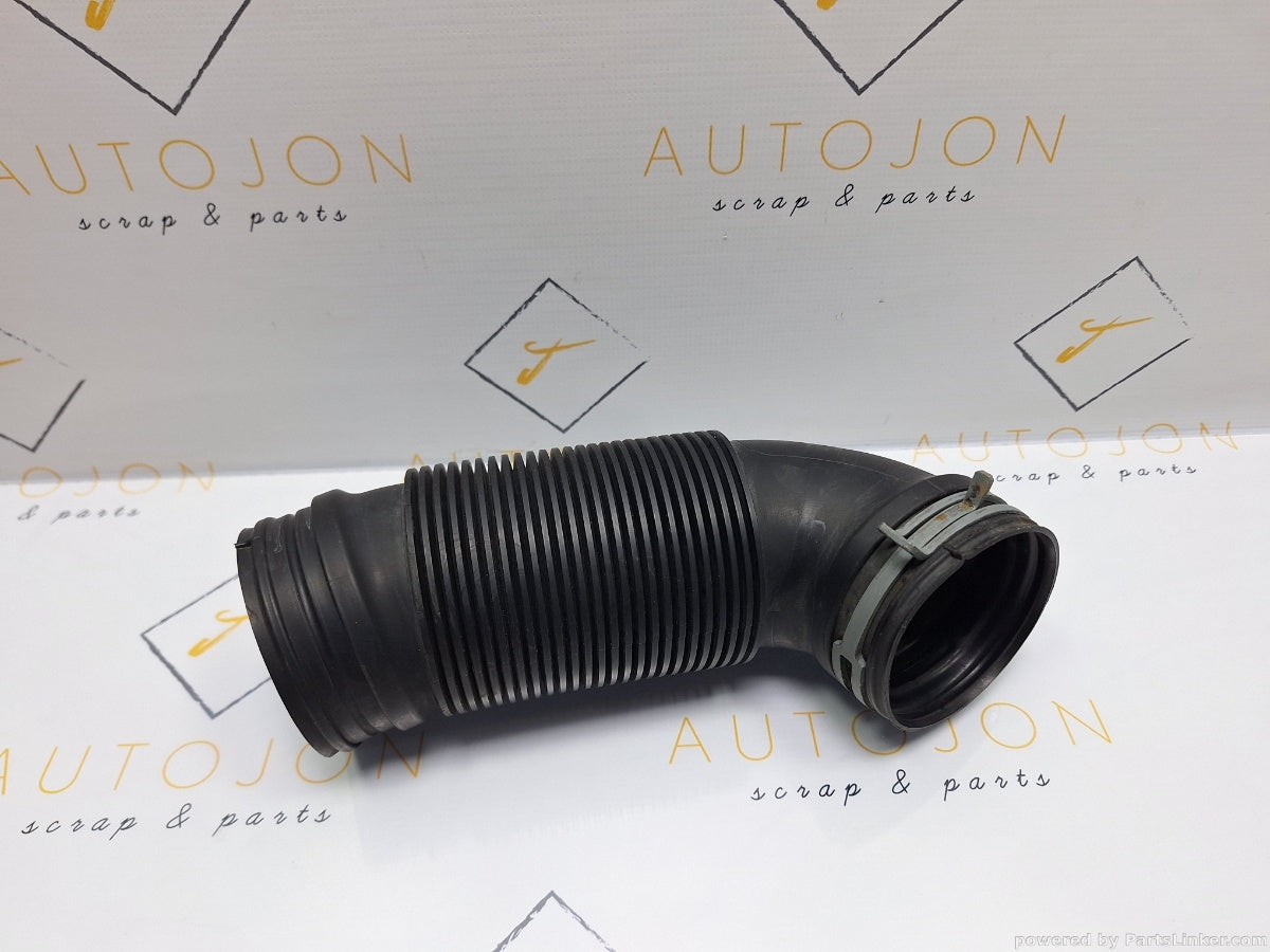 Conducta admisie filtru aer VOLKSWAGEN GOLF V (1K1) [ 2003 - 2009 ] TDI (BKC, BLS, BXE) 77KW|105HP 1K0129684B