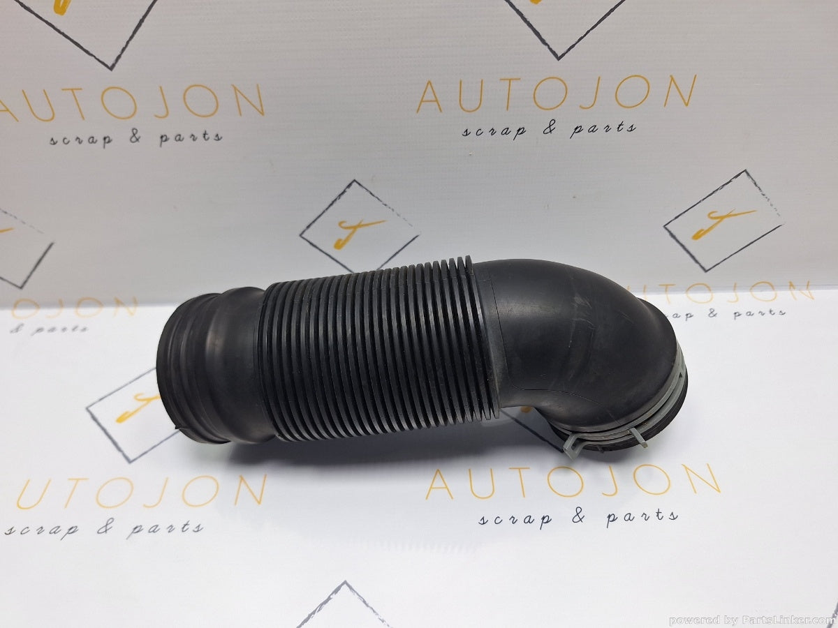 Conducta admisie filtru aer VOLKSWAGEN GOLF V (1K1) [ 2003 - 2009 ] TDI (BKC, BLS, BXE) 77KW|105HP 1K0129684B