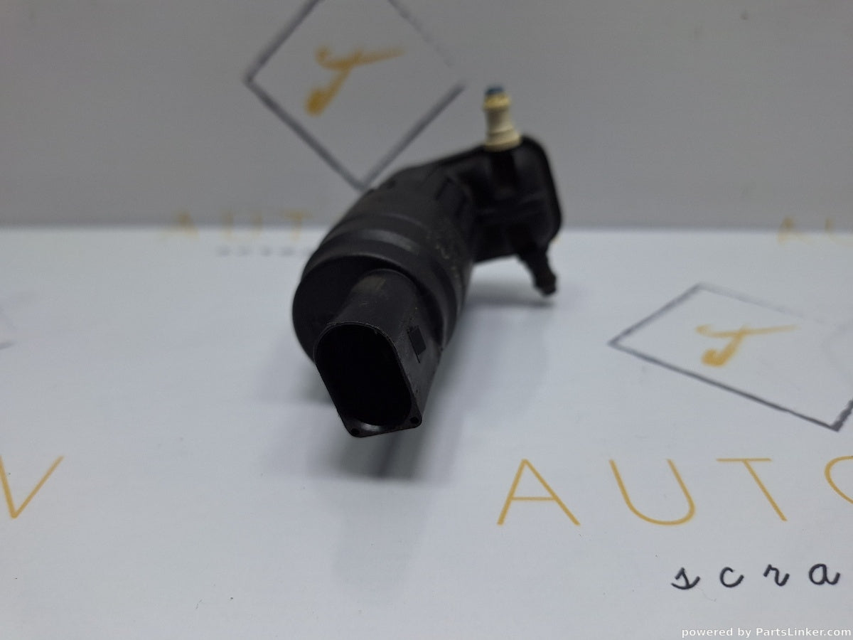 Pompita lichid parbriz VOLKSWAGEN GOLF V (1K1) [ 2003 - 2009 ] TDI (BKC, BLS, BXE) 77KW|105HP 1K6955651