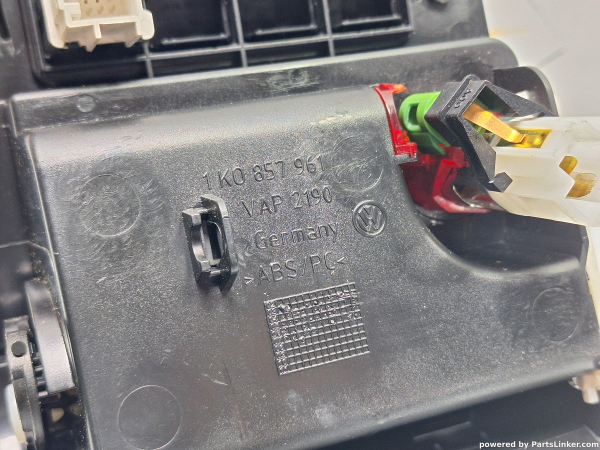 Scrumiera VOLKSWAGEN GOLF V (1K1) [ 2003 - 2009 ] TDI (BKC, BLS, BXE) 77KW|105HP 1K0857961