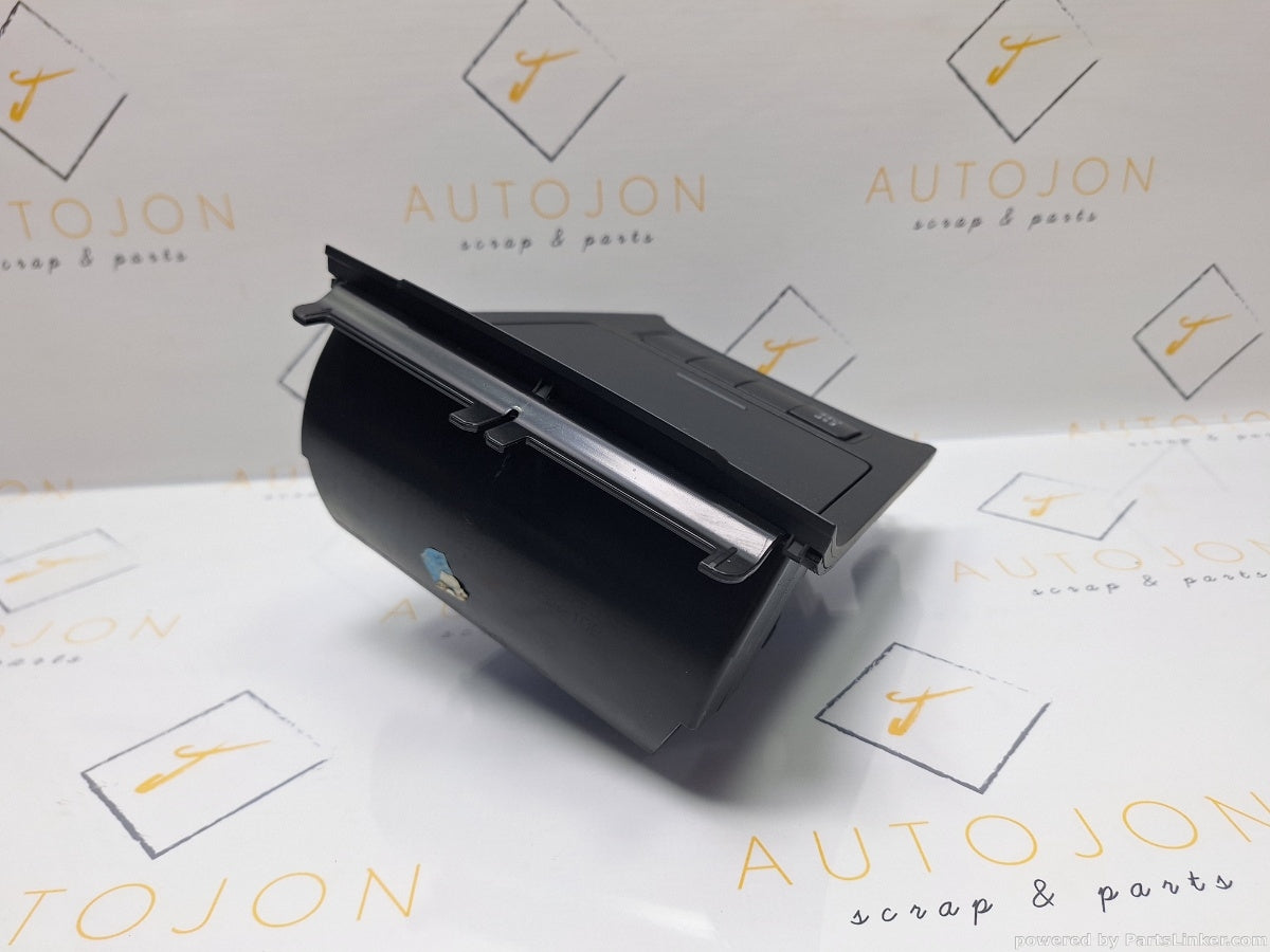 Scrumiera VOLKSWAGEN GOLF V (1K1) [ 2003 - 2009 ] TDI (BKC, BLS, BXE) 77KW|105HP 1K0857961