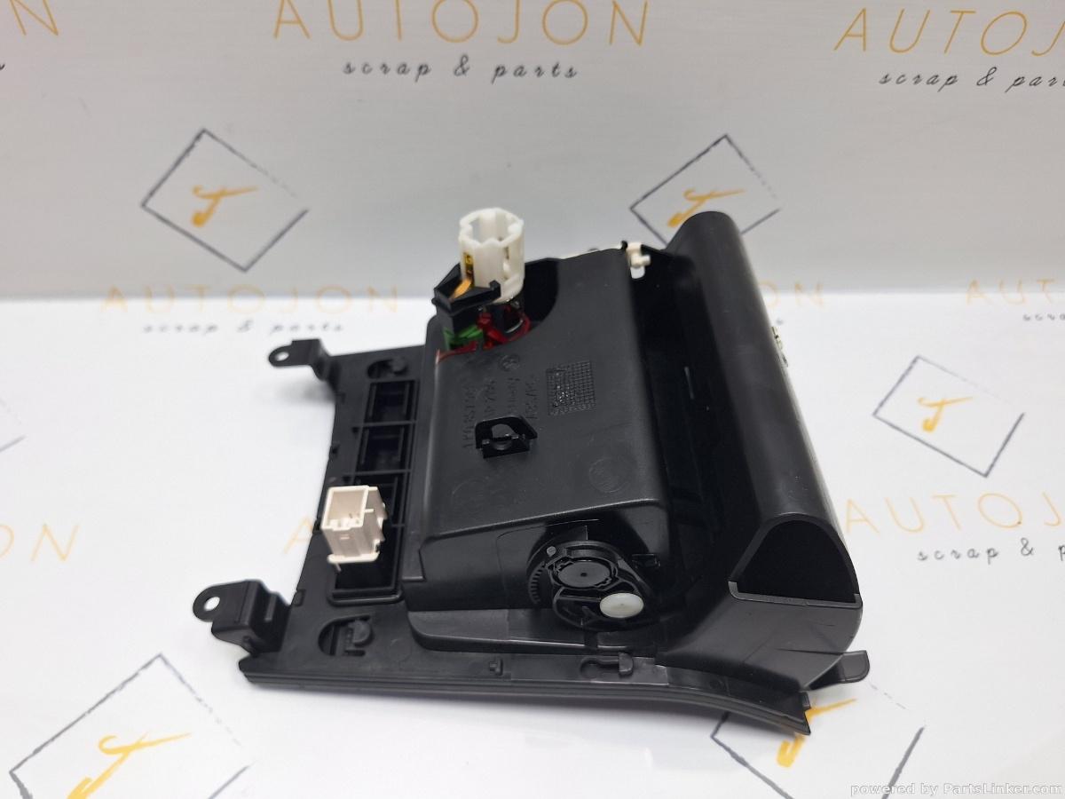 Scrumiera VOLKSWAGEN GOLF V (1K1) [ 2003 - 2009 ] TDI (BKC, BLS, BXE) 77KW|105HP OEM 1K0857961