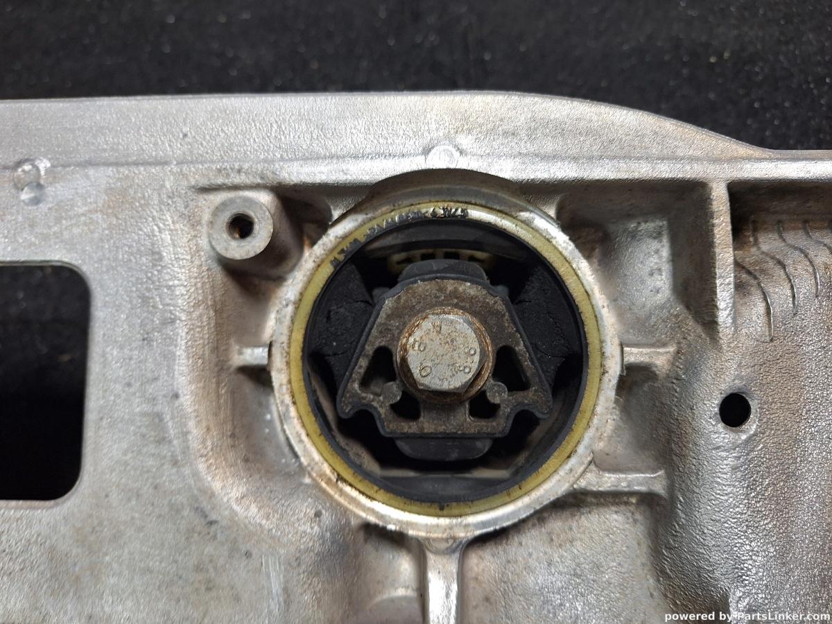 Jug motor VOLKSWAGEN PASSAT (365) [ 2010 - 2014 ] 1.6 TDi BlueMotion (CAYC) 77KW|105HP OEM 7N0199369A