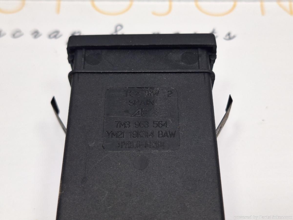 Buton incalzire scaun dreapta fata VOLKSWAGEN SHARAN (7M8, 7M9, 7M6) [ 1995 - 2010 ] TDI (BRT) 103KW|140HP OEM 7M3963564
