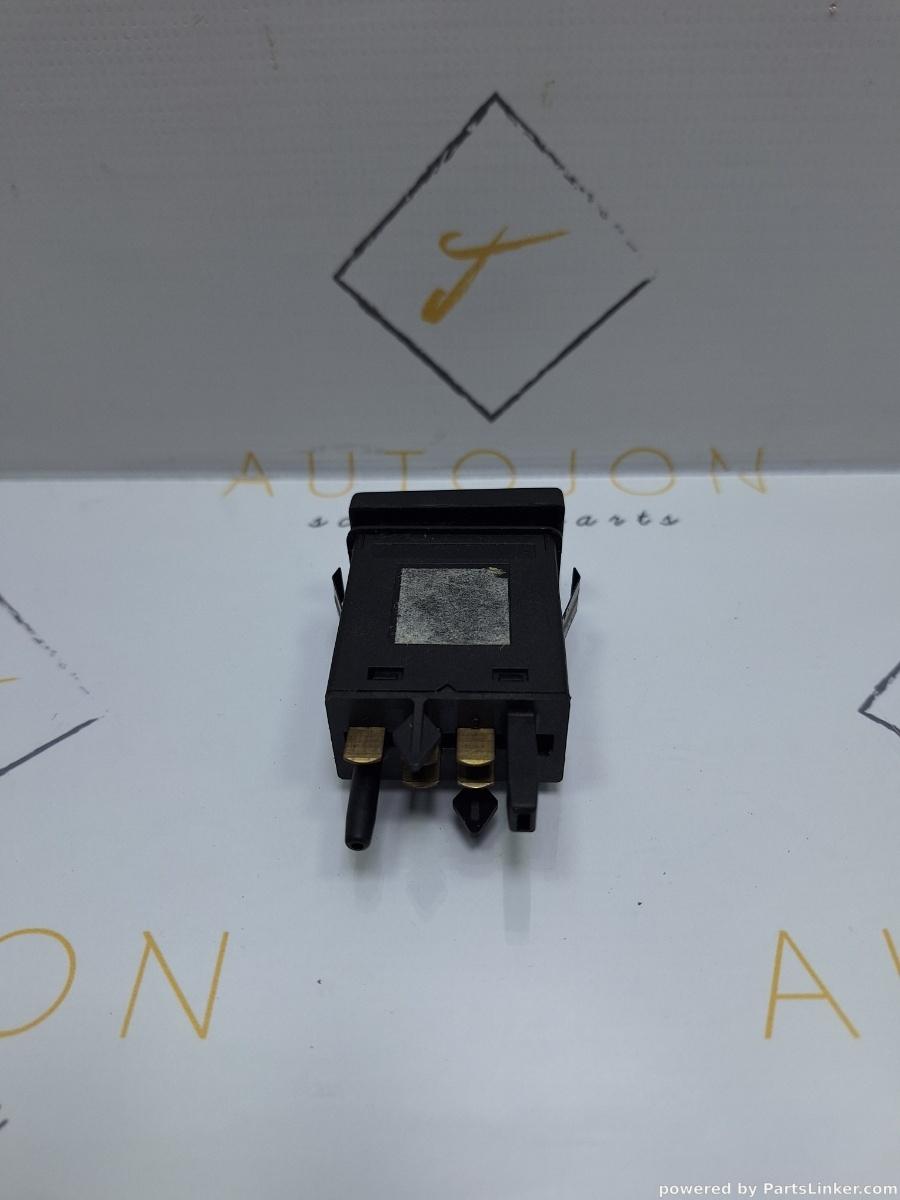 Buton dezaburire luneta VOLKSWAGEN SHARAN (7M8, 7M9, 7M6) [ 1995 - 2010 ] TDI (BRT) 103KW|140HP OEM 7M3959621