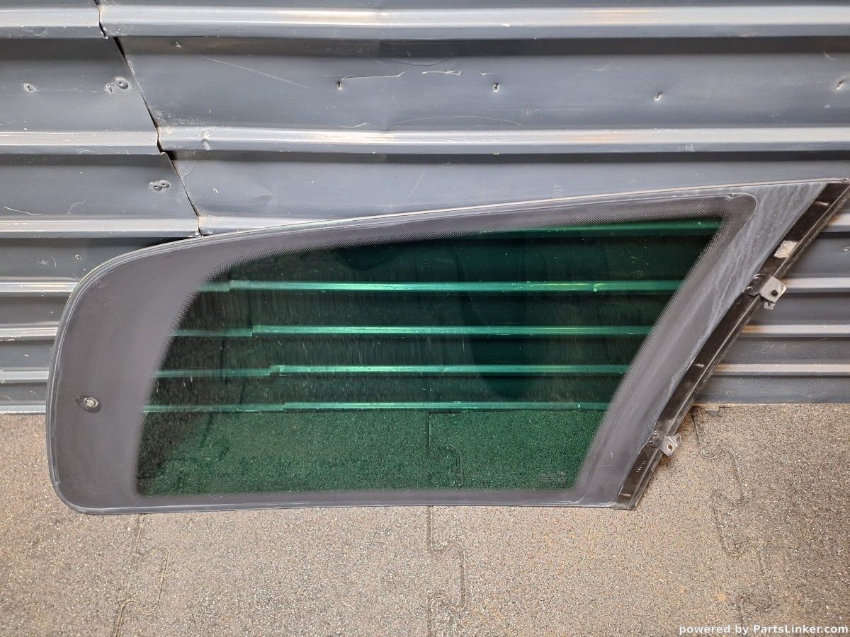 Geam pivotant lateral stanga spate VOLKSWAGEN SHARAN (7M8, 7M9, 7M6) [ 1995 - 2010 ] TDI (BRT) 103KW|140HP 7M3845317A