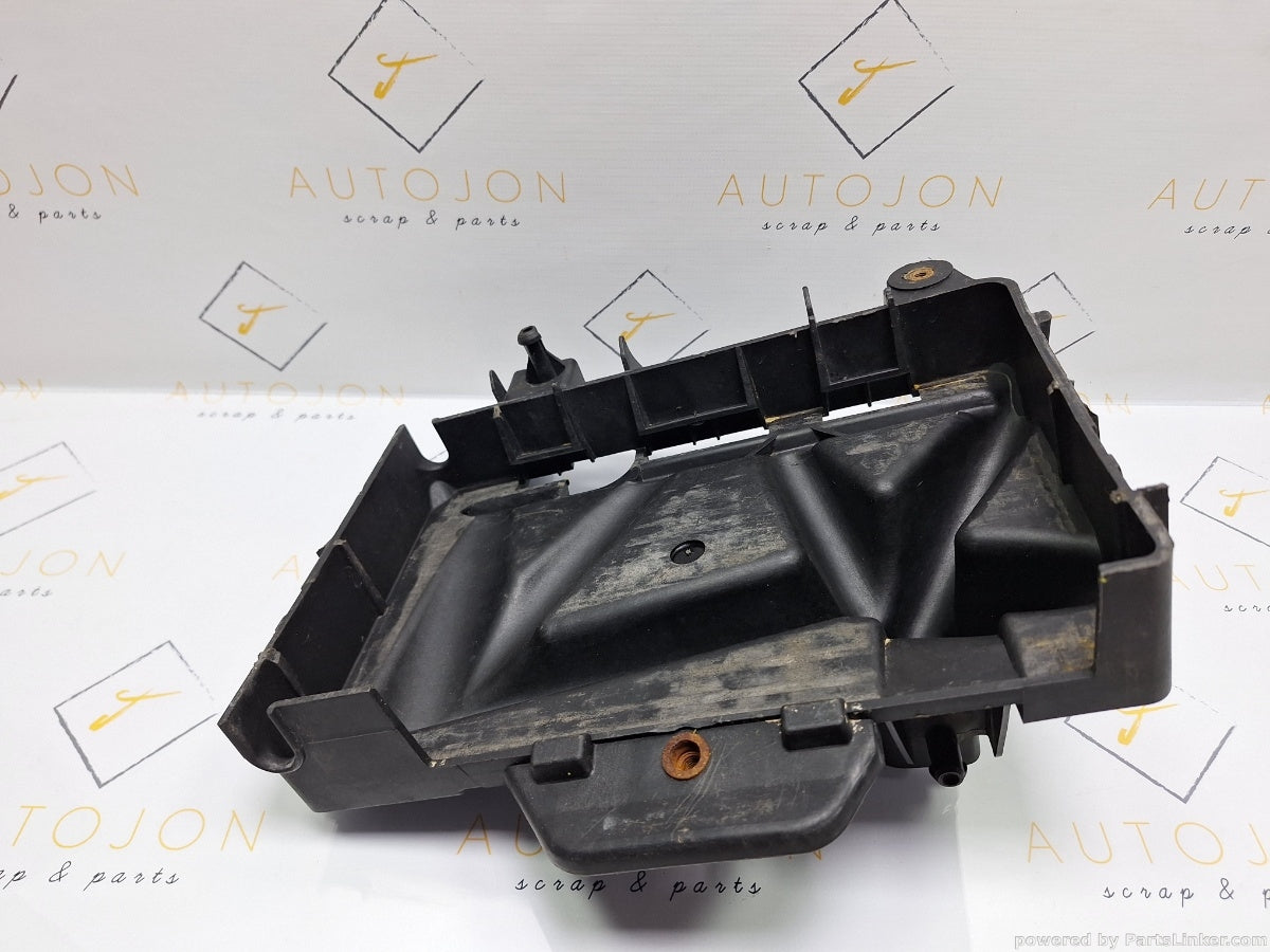 Suport baterie auto VOLKSWAGEN POLO (9N_) [ 2001 - 2012 ] TDI (AMF, BAY) 55KW|75HP 6Q0915331D