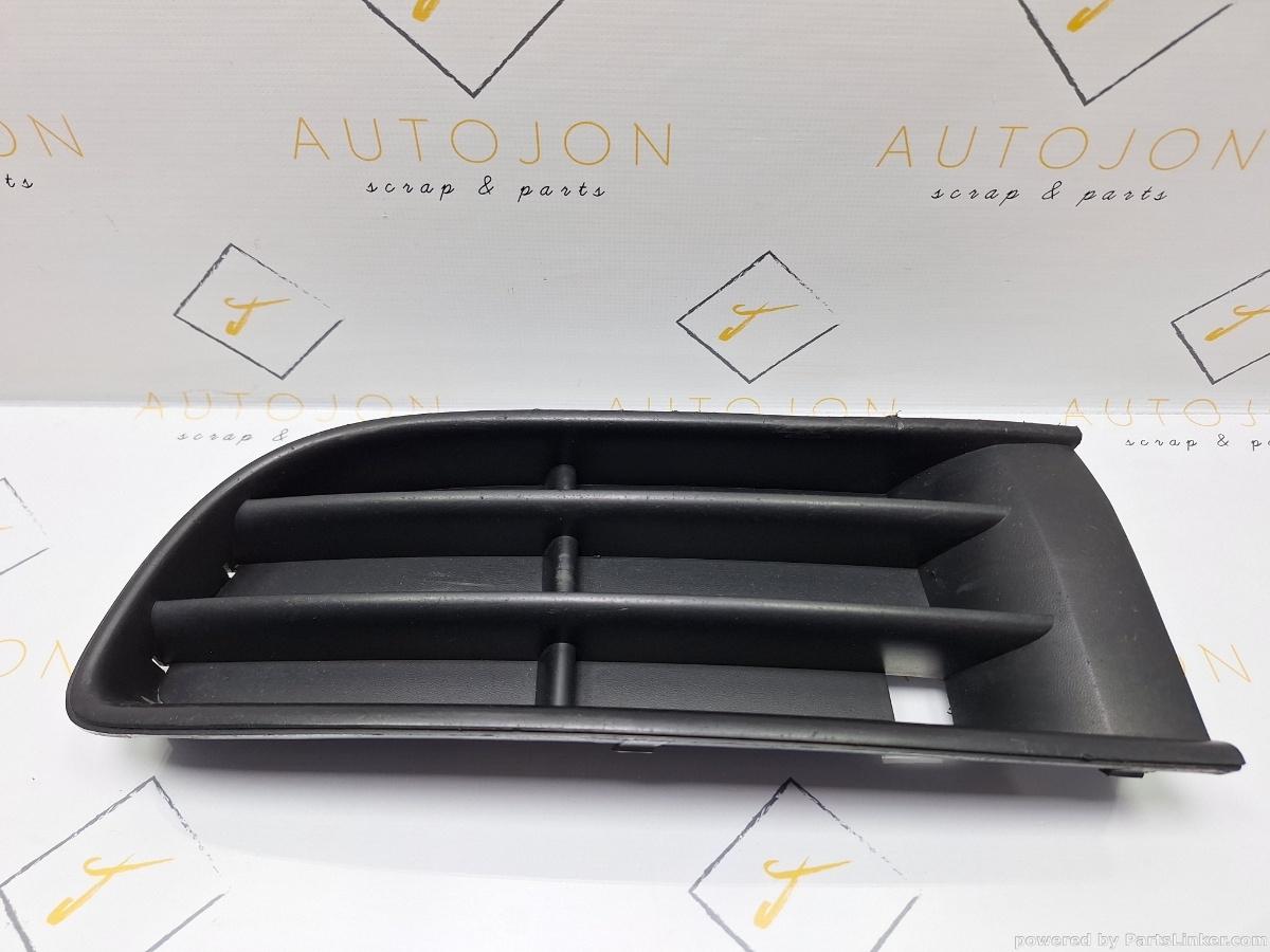 Grila proiector Stanga VOLKSWAGEN POLO (9N_) [ 2001 - 2012 ] TDI (AMF, BAY) 55KW|75HP OEM 6Q0853665