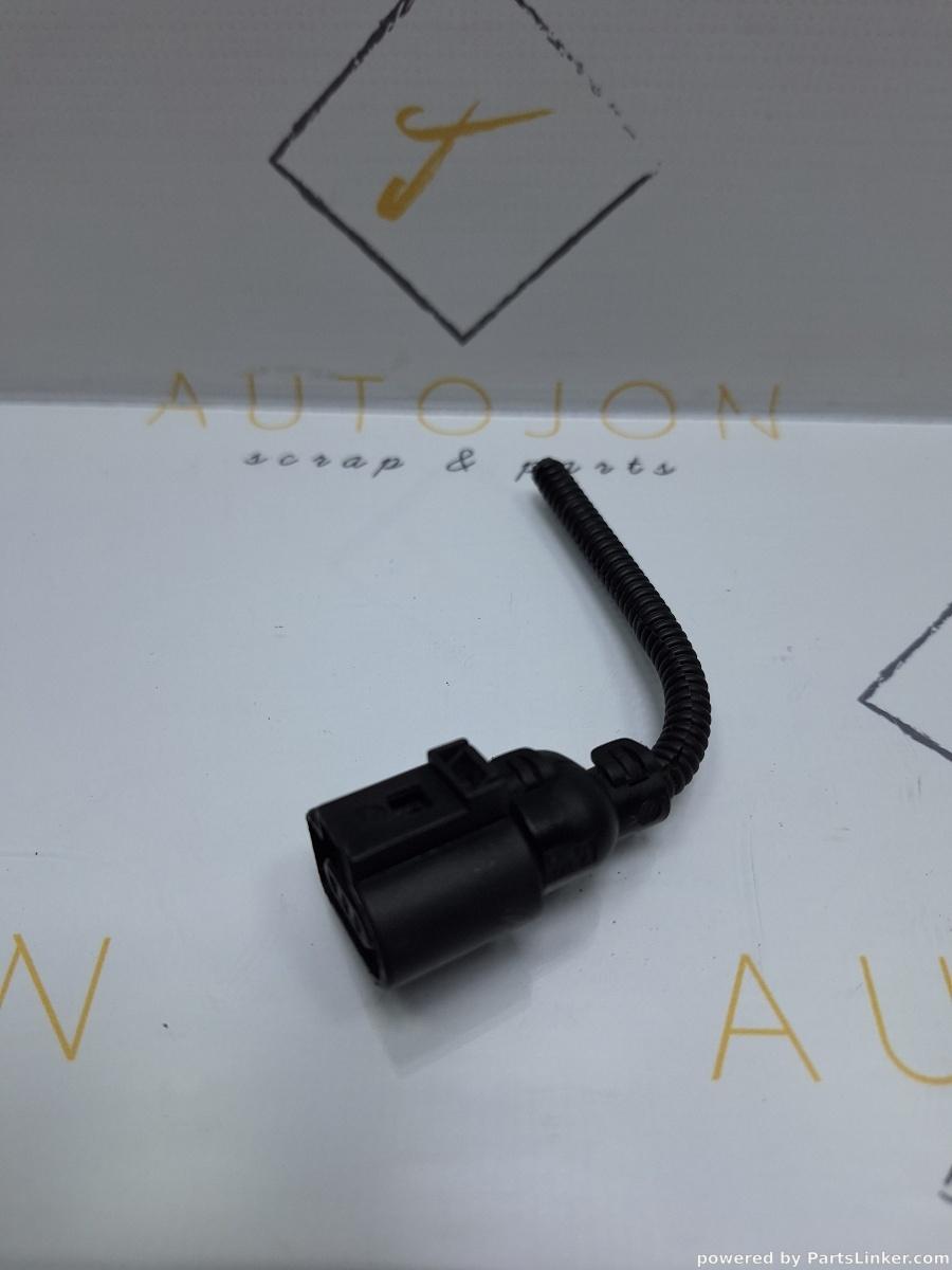 Mufa conector senzor nivel ulei baie VOLKSWAGEN GOLF V 1K1 2003 - 2009 TDI BKC, BLS, BXE 1J0973703