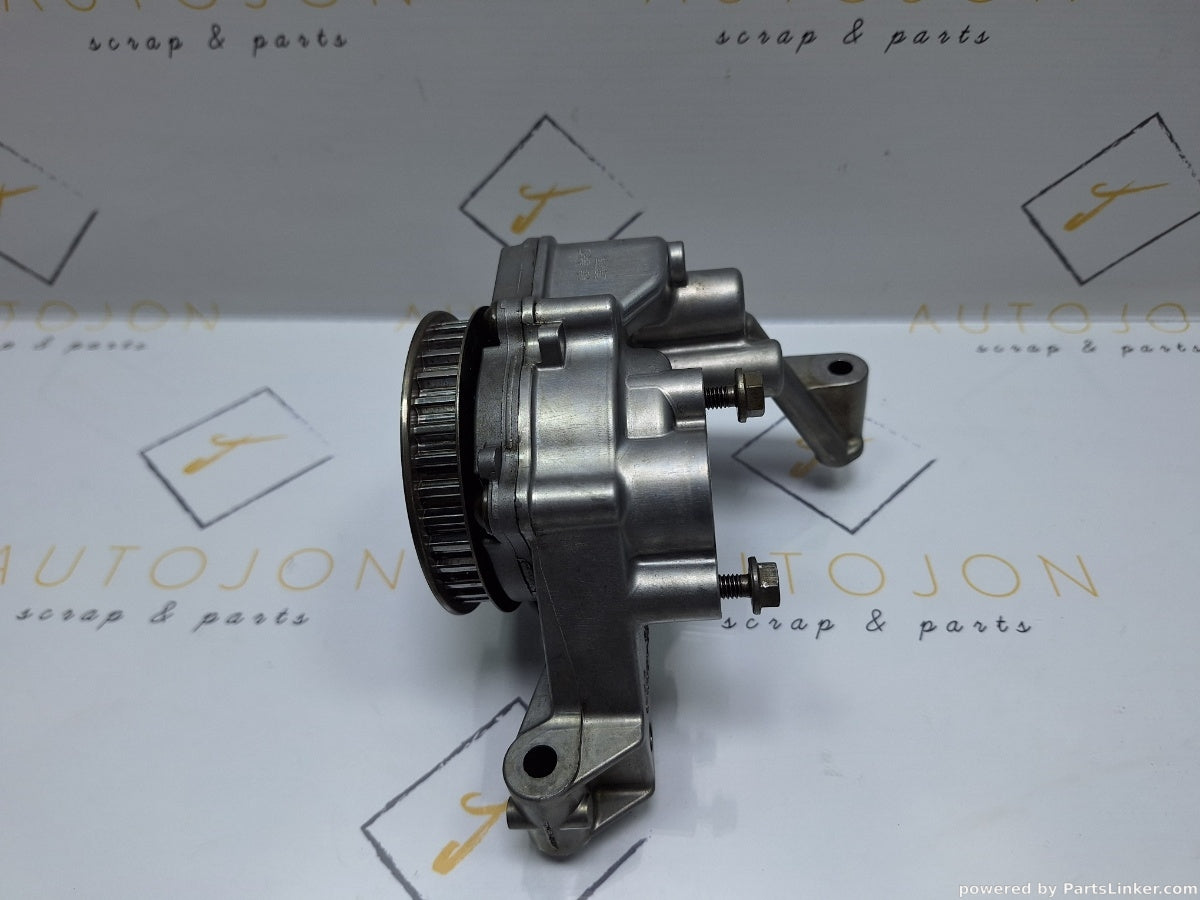 Pompa ulei VOLKSWAGEN PASSAT (365) [ 2010 - 2014 ] 1.6 TDi BlueMotion (CAYC) 77KW|105HP 03L115105C