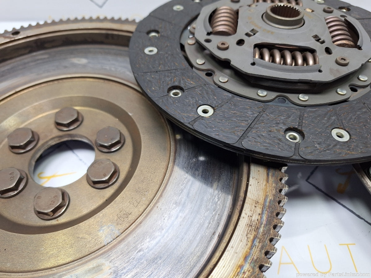 Kit ambreiaj VOLKSWAGEN PASSAT (365) [ 2010 - 2014 ] 1.6 TDi BlueMotion (CAYC) 77KW|105HP 03L105269