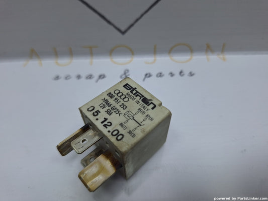 Releu bujii 370 VOLKSWAGEN PASSAT Variant (3B6) [ 2000 - 2005 ] TDI (AVB) 74KW|101HP 8D0951253