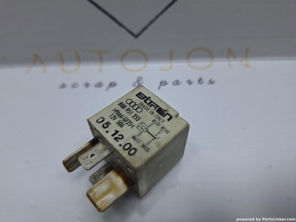 Releu bujii 370 VOLKSWAGEN PASSAT Variant (3B6) [ 2000 - 2005 ] TDI (AVB) 74KW|101HP OEM 8D0951253