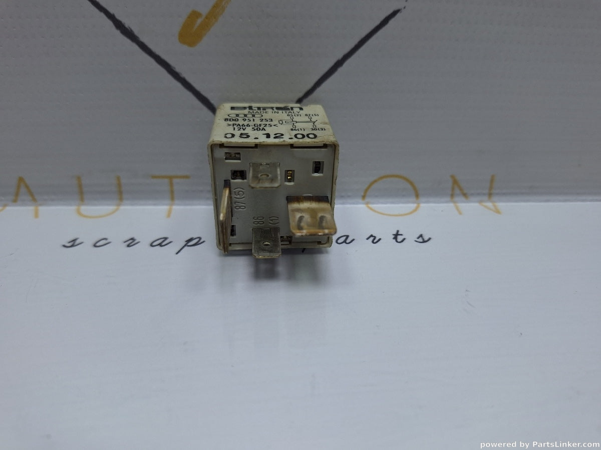 Releu bujii 370 VOLKSWAGEN PASSAT Variant (3B6) [ 2000 - 2005 ] TDI (AVB) 74KW|101HP 8D0951253