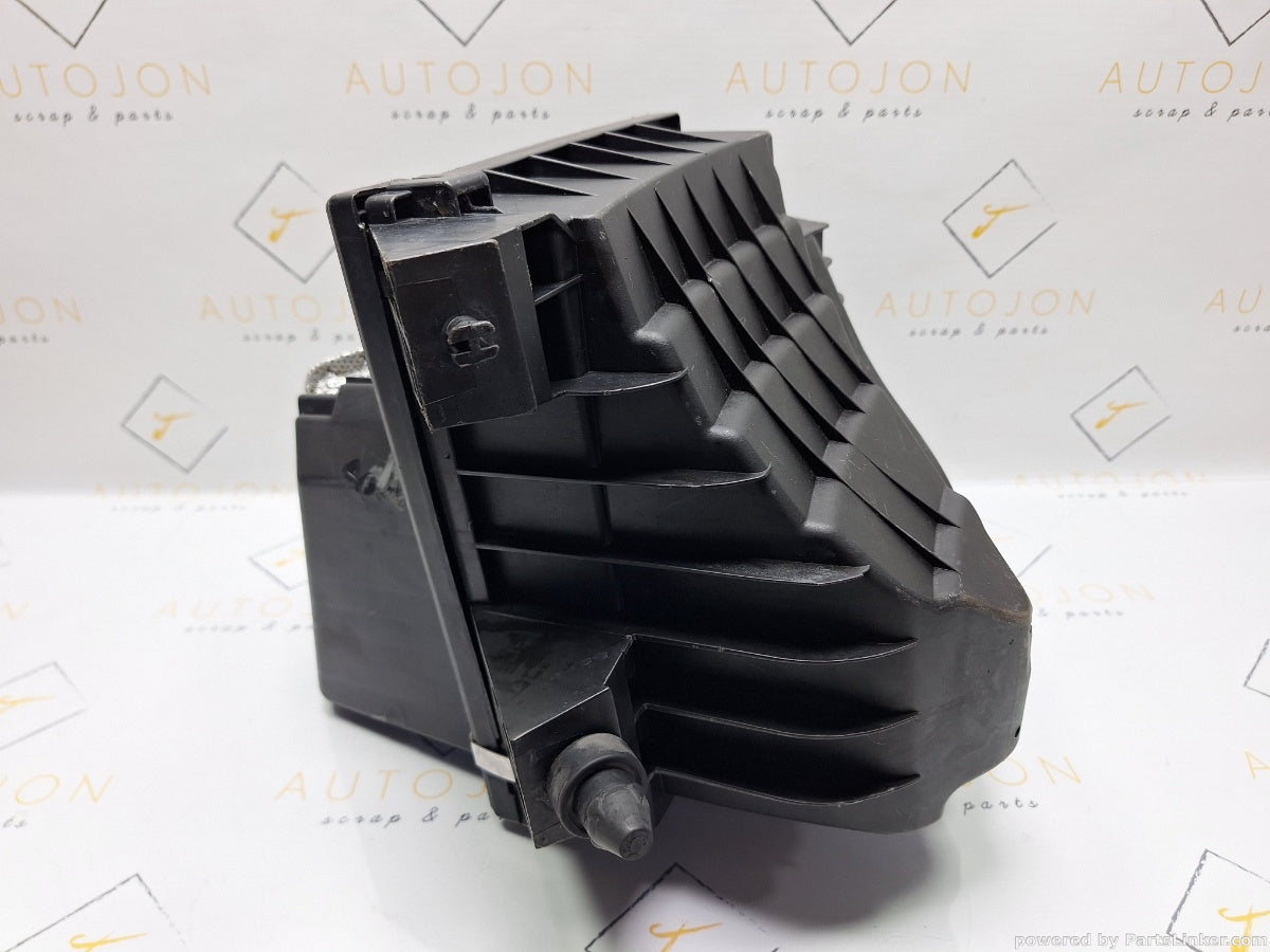 Carcasa filtru aer VOLKSWAGEN PASSAT Variant (3B6) [ 2000 - 2005 ] TDI (AVB) 74KW|101HP 3B0129607N
