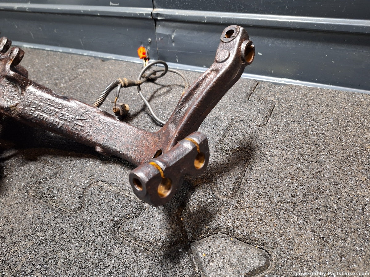 Fuzeta dreapta fata VOLKSWAGEN PASSAT Variant (3B6) [ 2000 - 2005 ] TDI (AVB) 74KW|101HP OEM 8D0407258AL