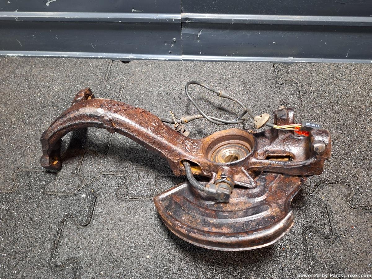 Fuzeta dreapta fata VOLKSWAGEN PASSAT Variant (3B6) [ 2000 - 2005 ] TDI (AVB) 74KW|101HP OEM 8D0407258AL