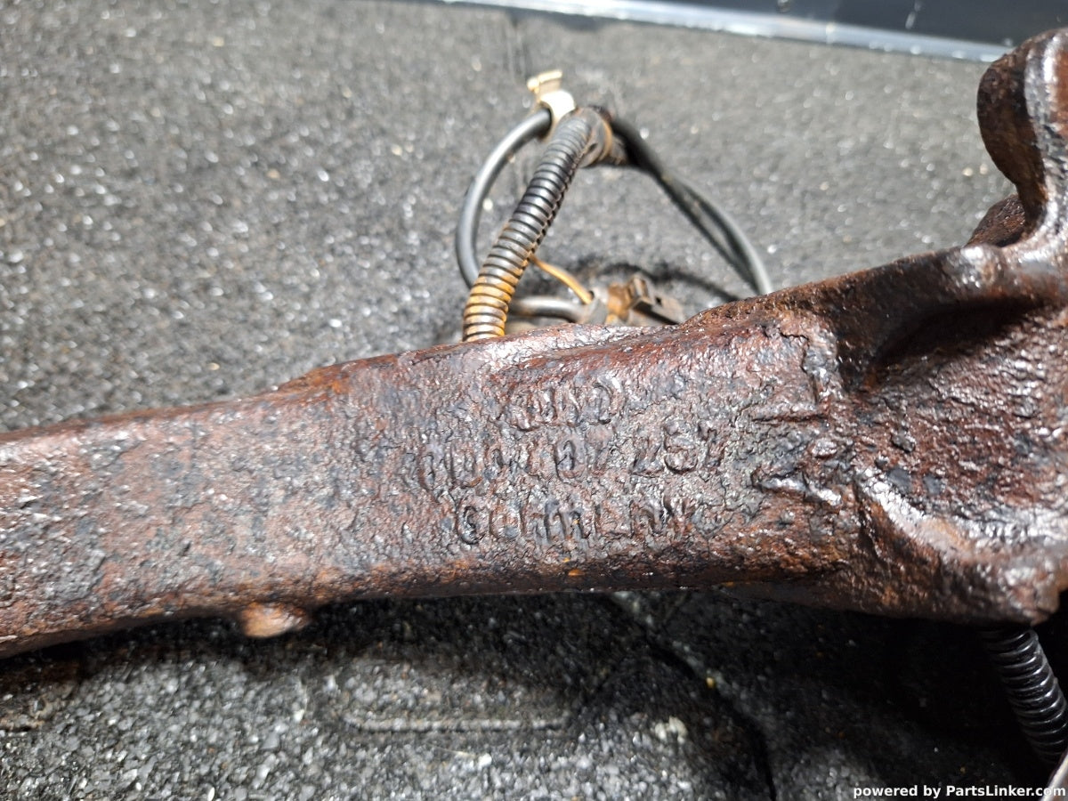 Fuzeta stanga fata VOLKSWAGEN PASSAT Variant (3B6) [ 2000 - 2005 ] TDI (AVB) 74KW|101HP 8D0407257AL