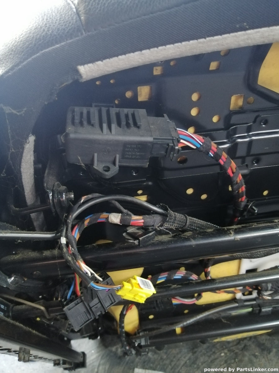 Interior piele cu incalzire VOLKSWAGEN PASSAT Variant (3C5) [ 2005 - 2011 ] TDI (CBDC) 81KW|110HP 3C0881806NR / 3C9885406GF