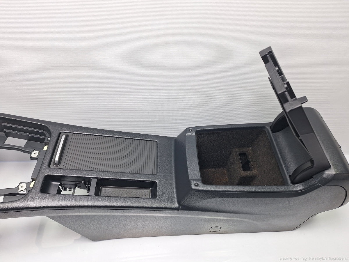 Consola centrala VOLKSWAGEN PASSAT Variant (3G5) [ 2014 - > ] TDI (CRLB, DBGA, DFGA) 110KW|150HP 3G2863241A