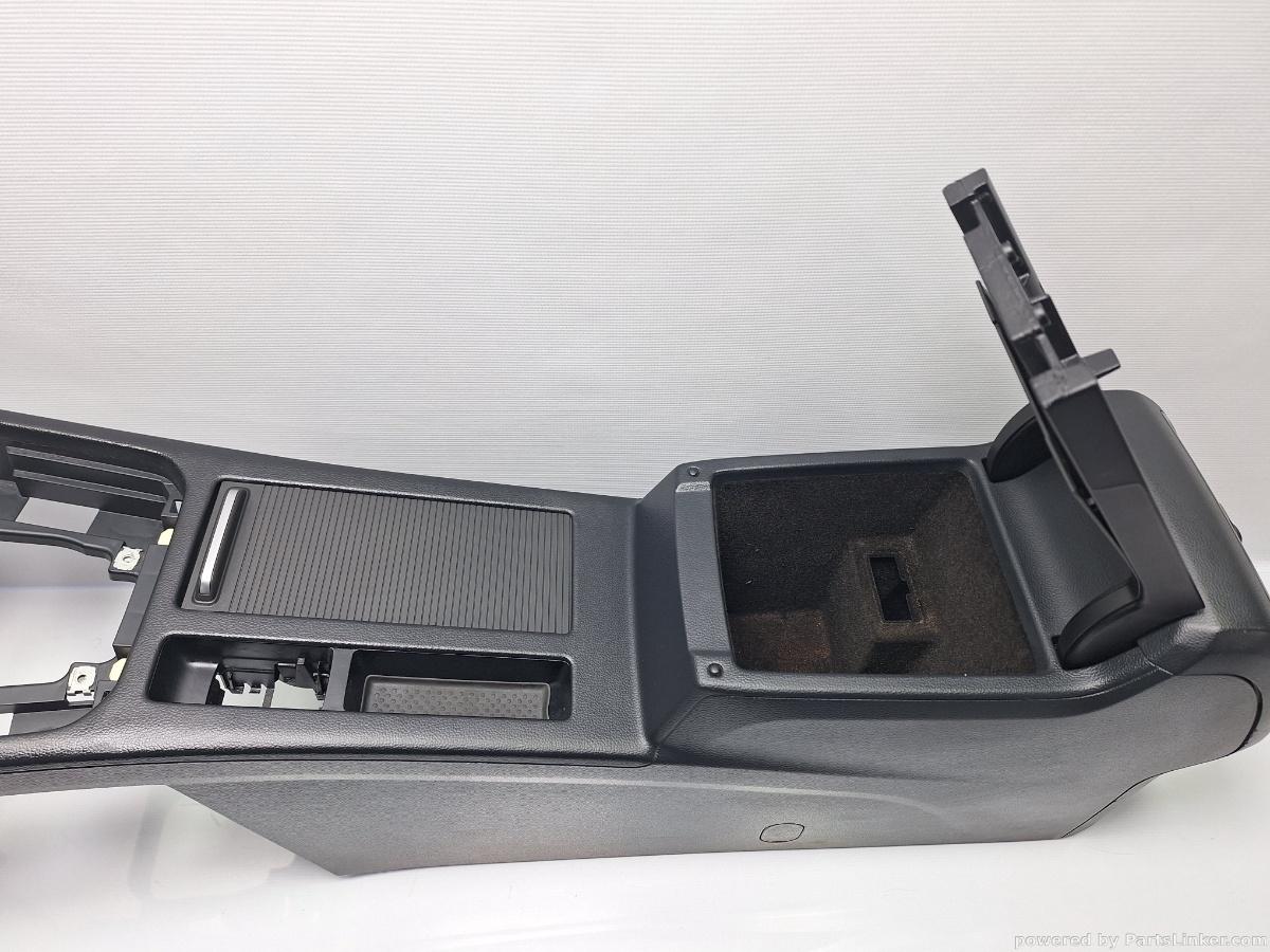 Consola centrala VOLKSWAGEN PASSAT Variant (3G5) [ 2014 - > ] TDI (CRLB, DBGA, DFGA) 110KW|150HP OEM 3G2863241A