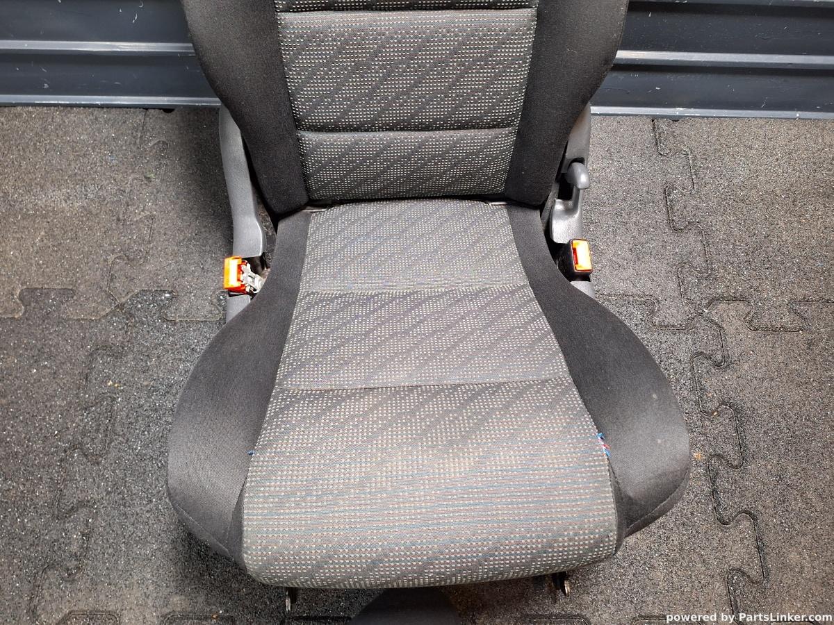 Scaun pasager numarul 4 SEAT ALHAMBRA (7V8, 7V9) [ 1996 - 2010 ] TDI (ASZ) 96KW|131HP OEM 7M7883019AP