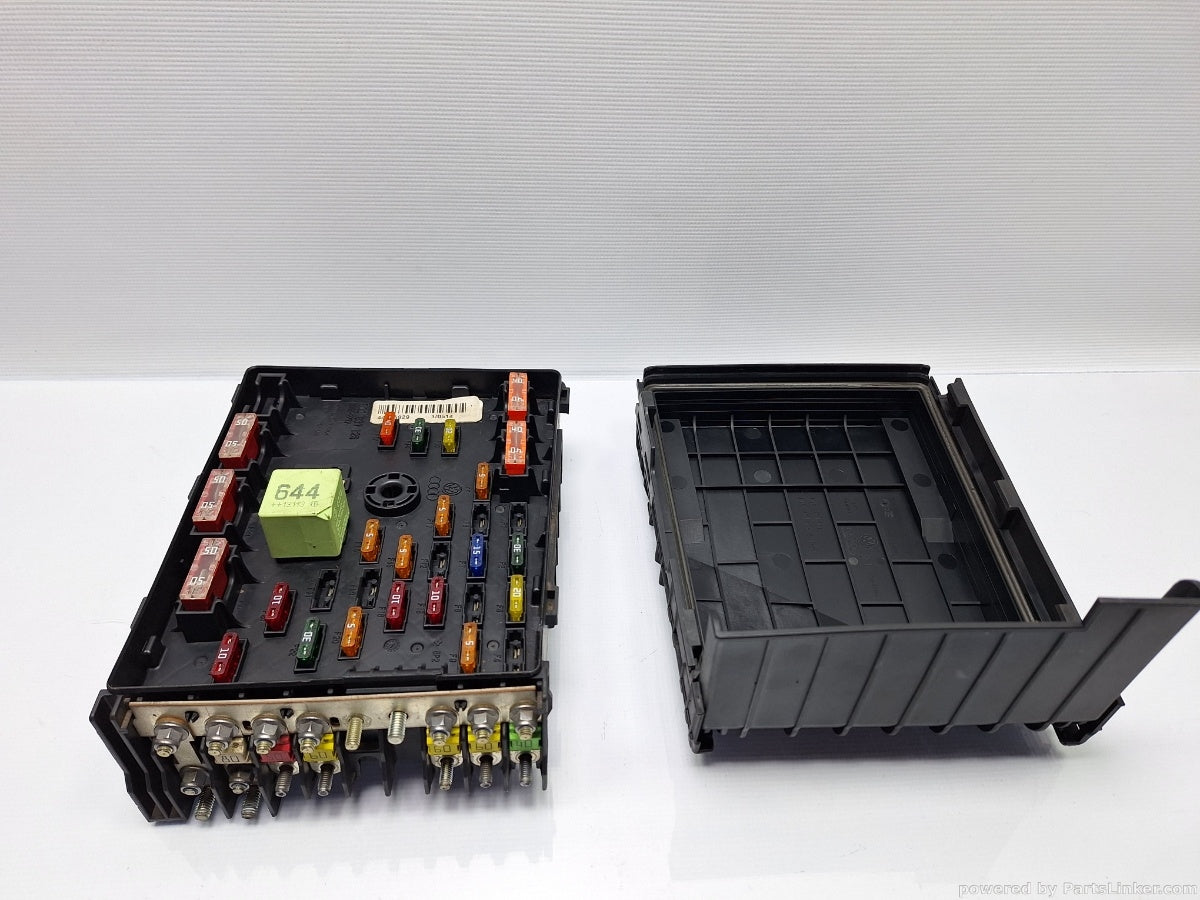 Panou sigurante motor VOLKSWAGEN PASSAT Variant (3C5) [ 2005 - 2011 ] TDI (CBDC) 81KW|110HP 3C0937125