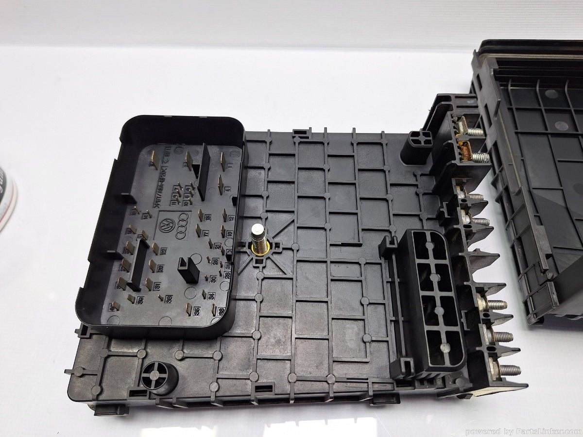 Panou sigurante motor VOLKSWAGEN PASSAT Variant (3C5) [ 2005 - 2011 ] TDI (CBDC) 81KW|110HP 3C0937125