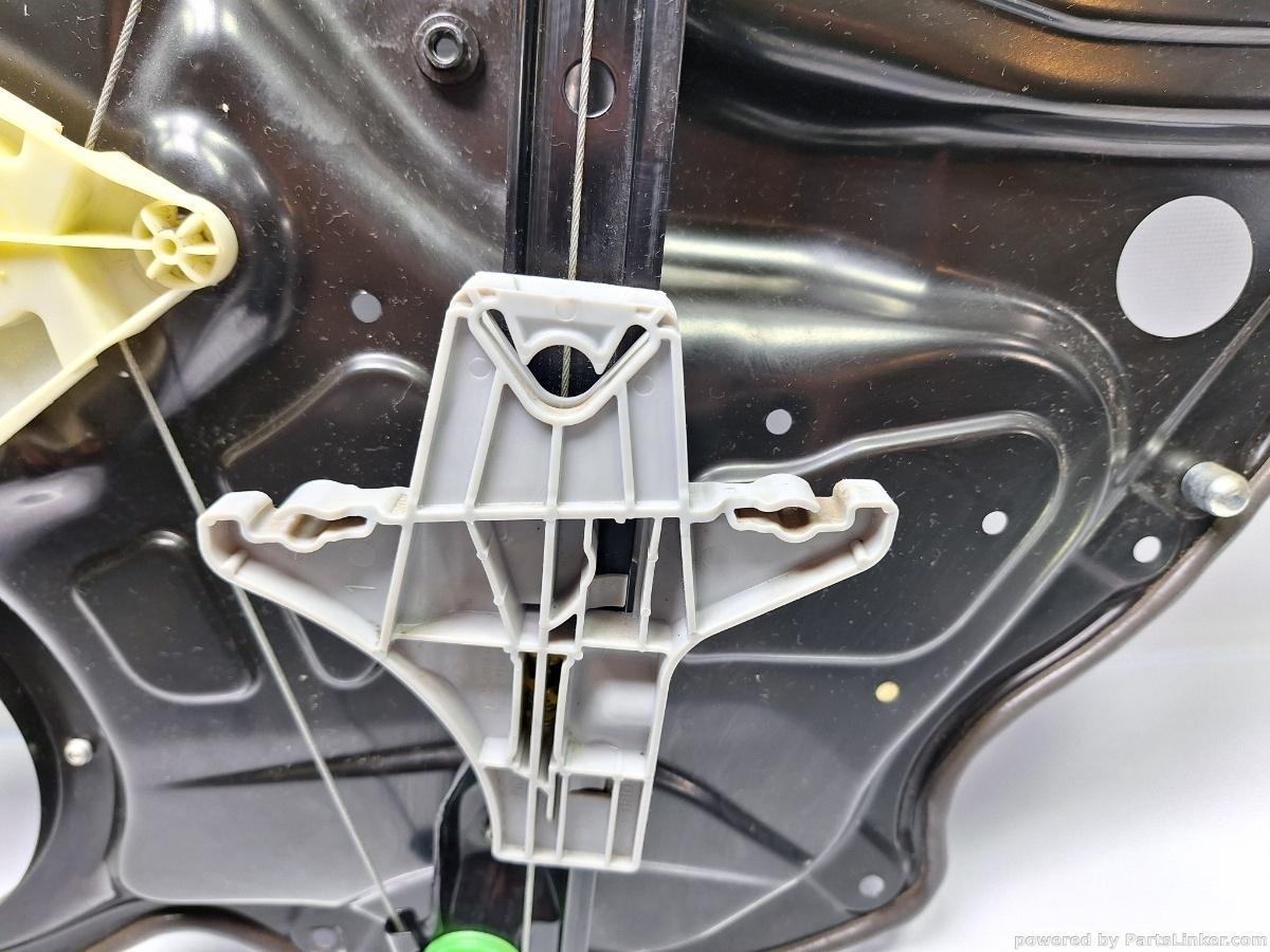 Macara geam stanga spate VOLKSWAGEN PASSAT Variant (3C5) [ 2005 - 2011 ] TDI (CBDC) 81KW|110HP OEM 3C4839756H