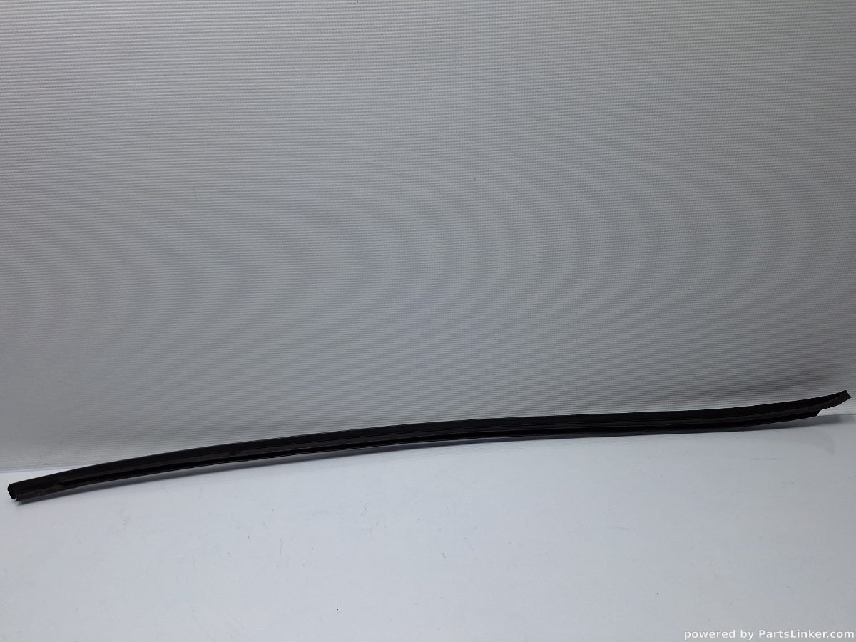 Cheder parbriz Stanga VOLKSWAGEN PASSAT Variant (3C5) [ 2005 - 2011 ] TDI (CBDC) 81KW|110HP 3C0854327B