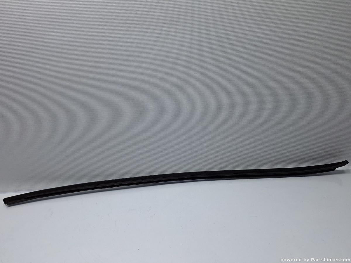 Cheder parbriz stanga VOLKSWAGEN PASSAT Variant (3C5) [ 2005 - 2011 ] TDI (CBDC) 81KW|110HP OEM 3C0854327B