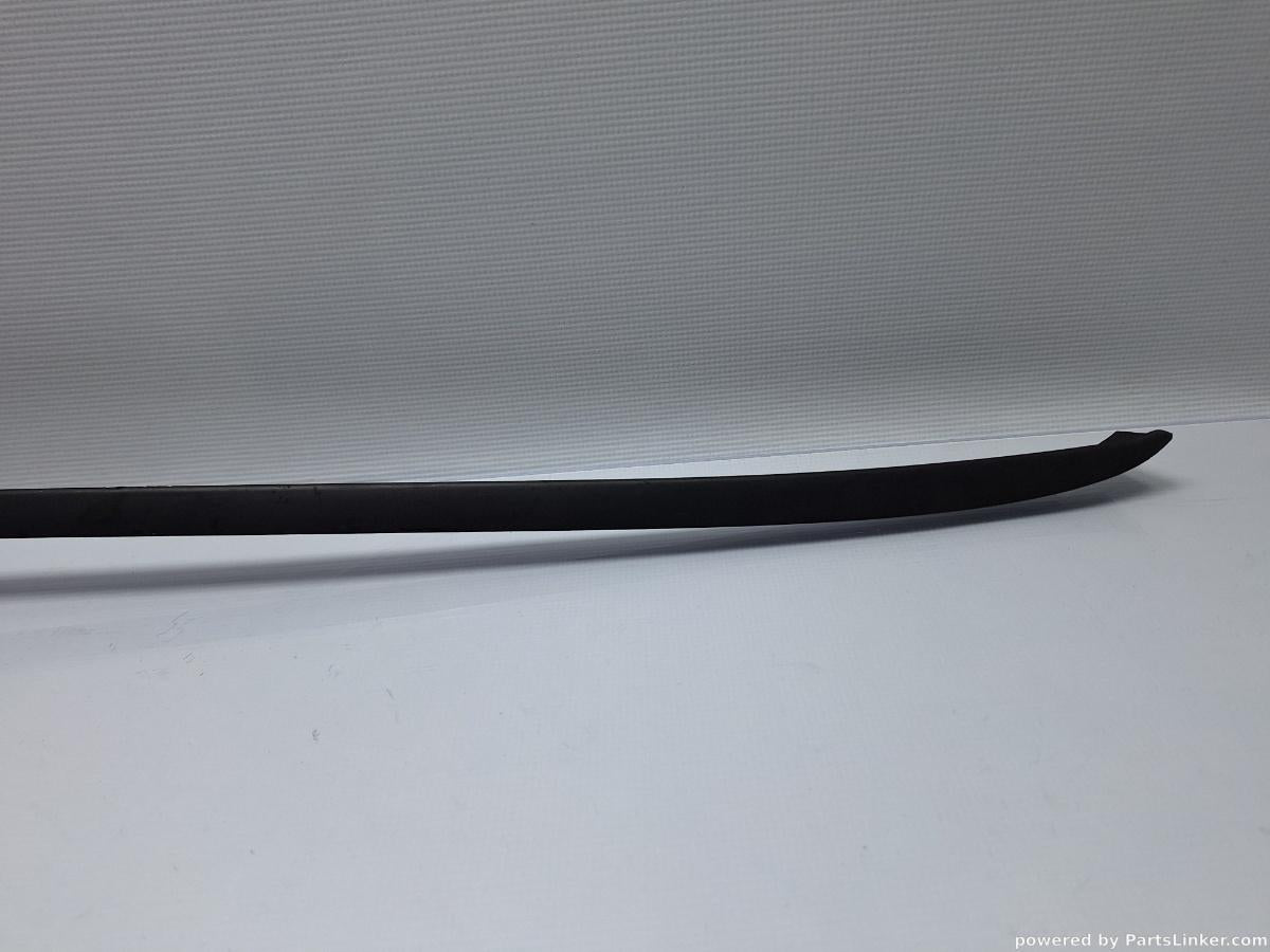 Cheder parbriz dreapta VOLKSWAGEN PASSAT Variant (3C5) [ 2005 - 2011 ] TDI (CBDC) 81KW|110HP OEM 3C0854328B