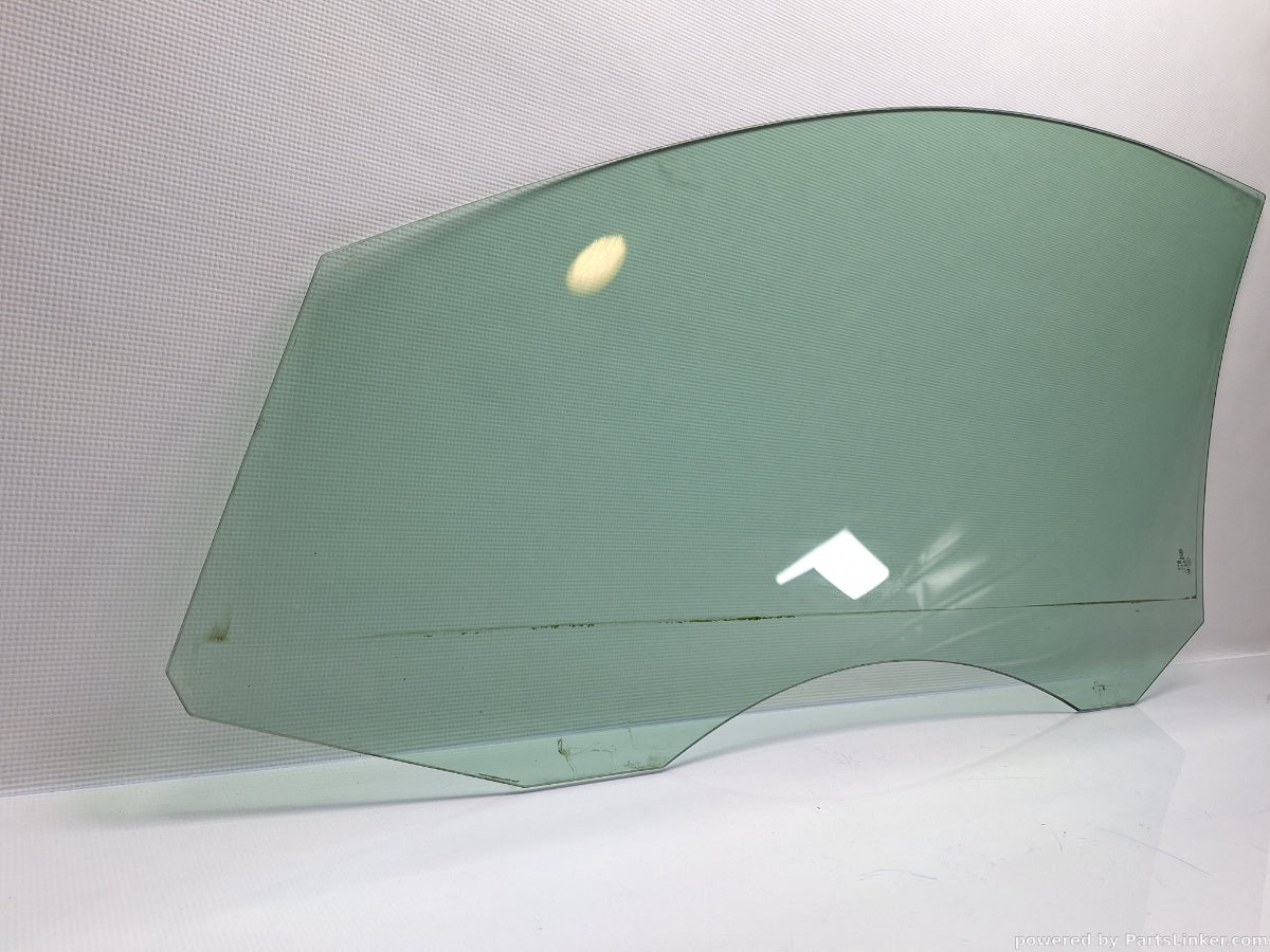 Geam usa dreapta fata VOLKSWAGEN PASSAT Variant (3C5) [ 2005 - 2011 ] TDI (CBDC) 81KW|110HP 3C4845202B