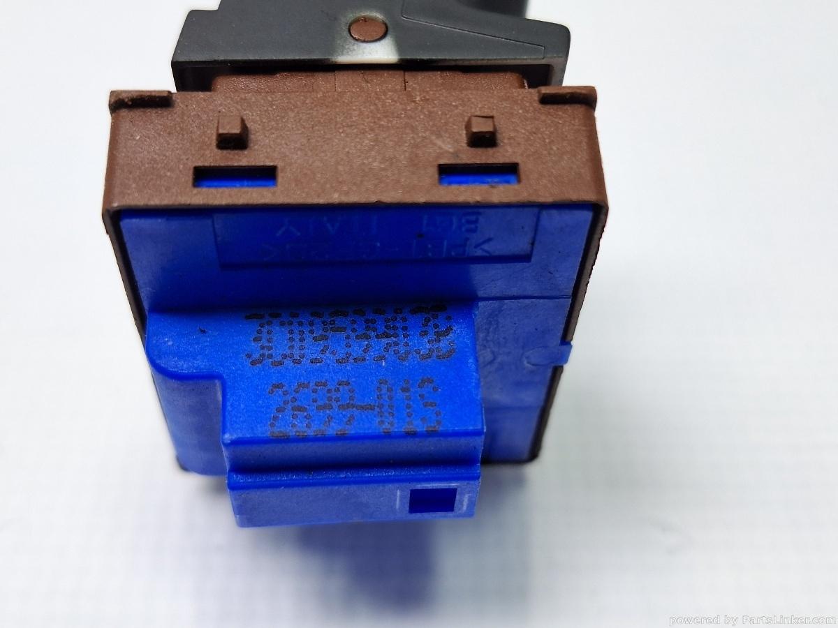 Comanda deblocare rezervor si haion VOLKSWAGEN PASSAT Variant (3C5) [ 2005 - 2011 ] TDI (CBDC) 81KW|110HP OEM 3C0959903B