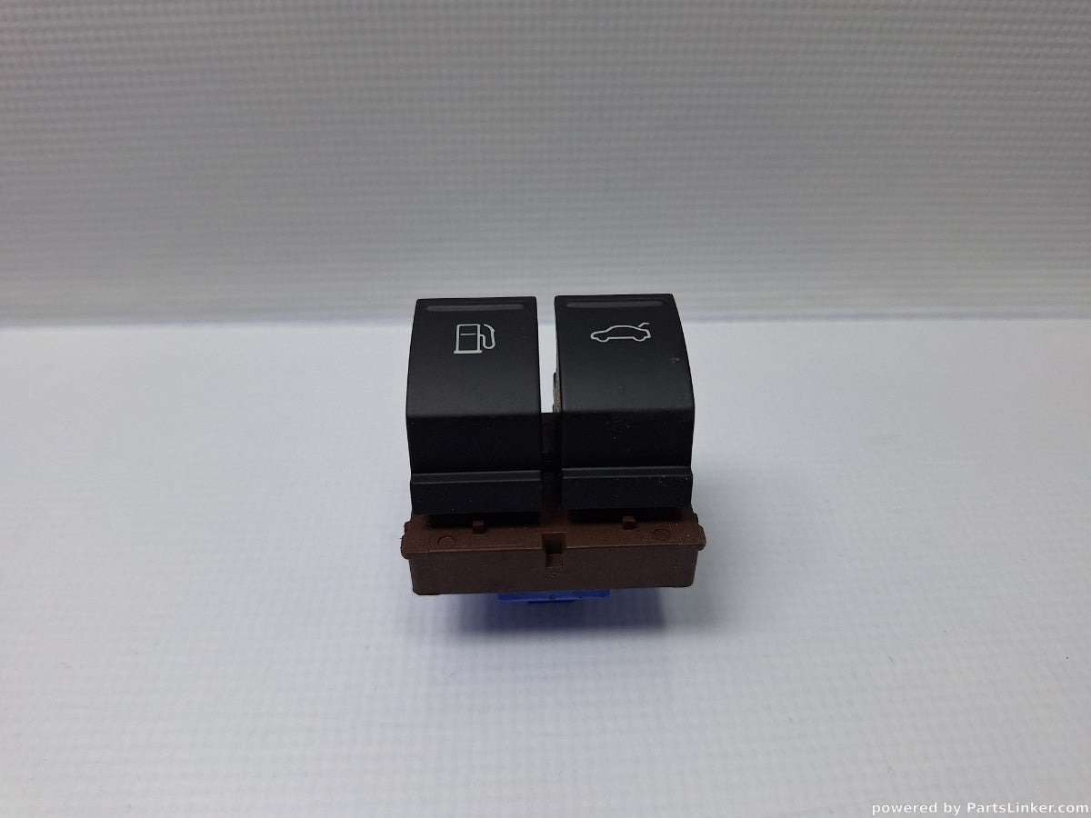 Comanda deblocare rezervor si haion VOLKSWAGEN PASSAT Variant (3C5) [ 2005 - 2011 ] TDI (CBDC) 81KW|110HP 3C0959903B