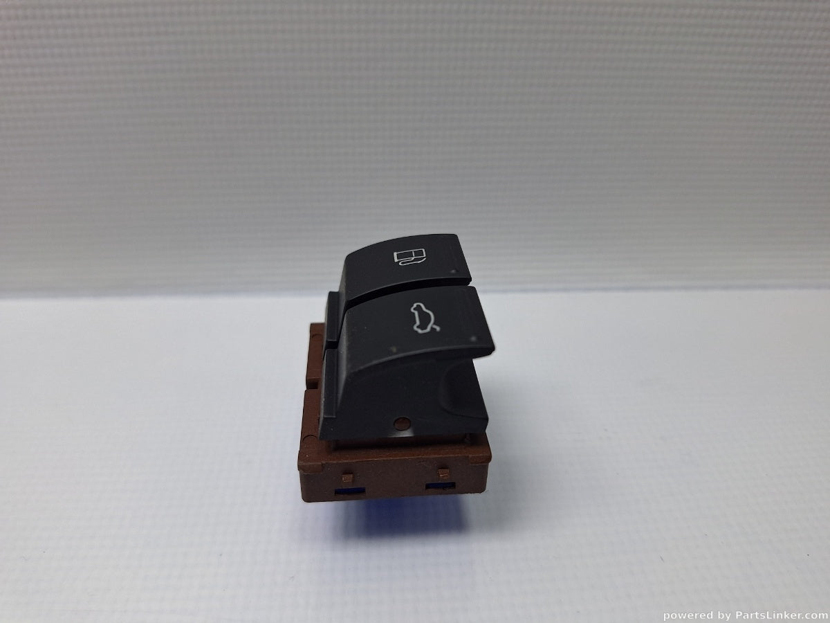 Comanda deblocare rezervor si haion VOLKSWAGEN PASSAT Variant (3C5) [ 2005 - 2011 ] TDI (CBDC) 81KW|110HP 3C0959903B