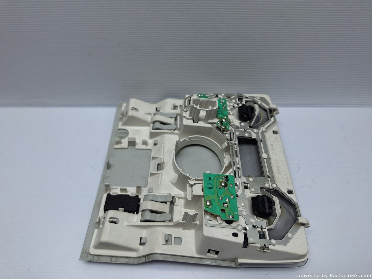 Plafoniera lumini VOLKSWAGEN PASSAT Variant (3C5) [ 2005 - 2011 ] TDI (CBDC) 81KW|110HP 1K0947105AEWRC