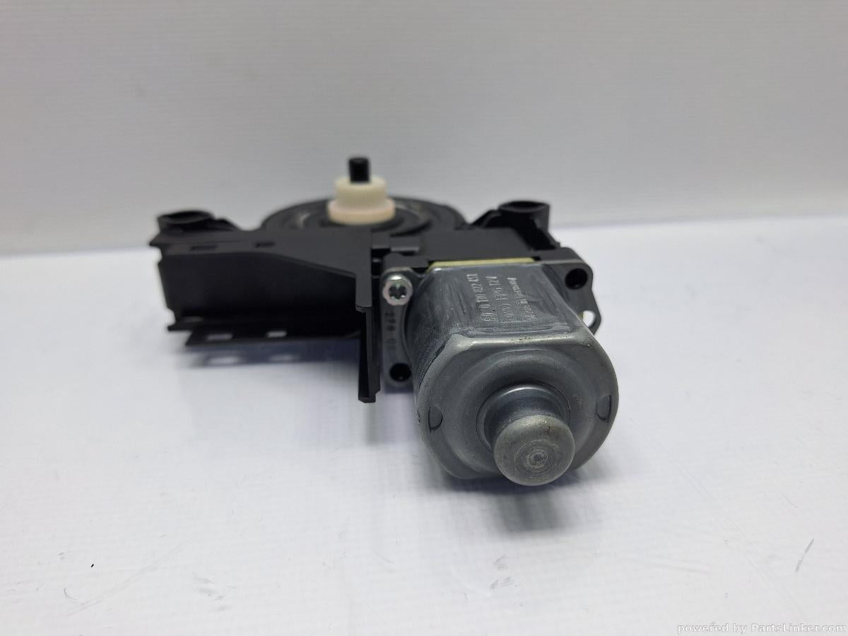 Motoras macara geam dreapta fata VOLKSWAGEN PASSAT Variant (3C5) [ 2005 - 2011 ] TDI (CBDC) 81KW|110HP OEM 1K0959702AR