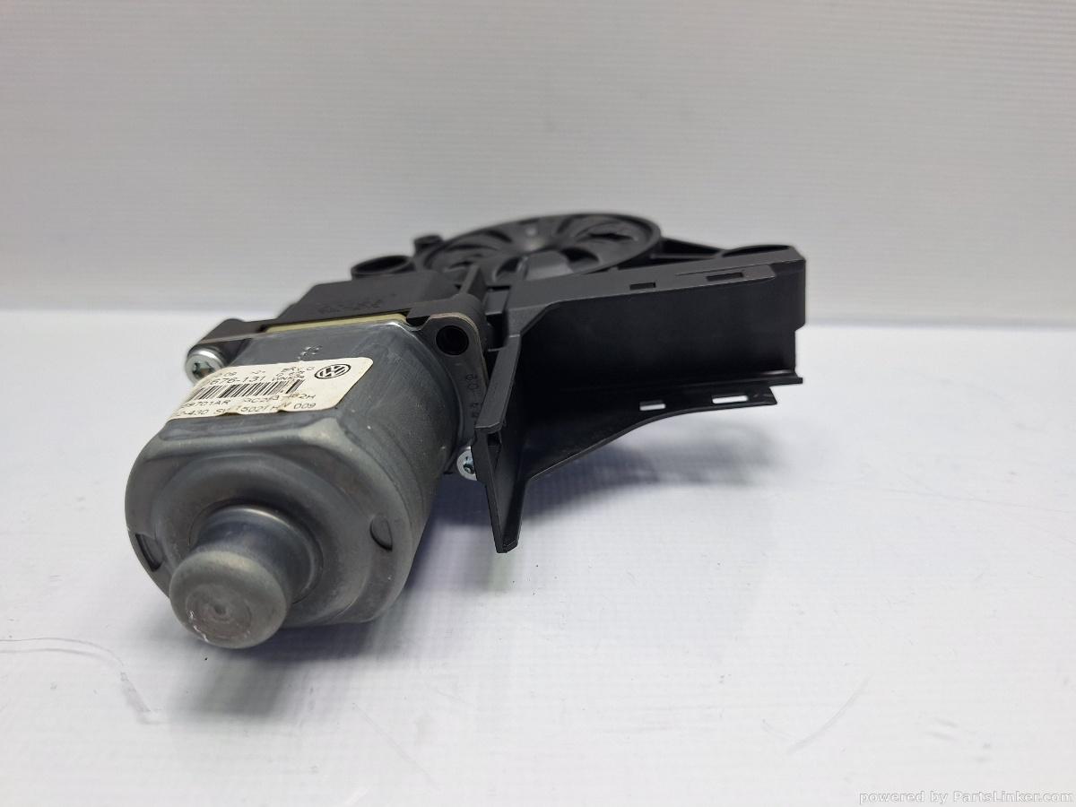 Motoras macara geam stanga fata VOLKSWAGEN PASSAT Variant (3C5) [ 2005 - 2011 ] TDI (CBDC) 81KW|110HP OEM 1K0959701AR