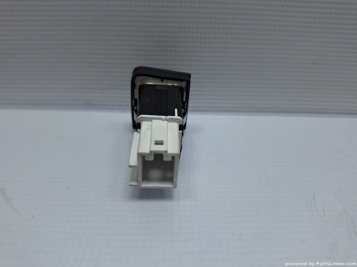 Buton ESP OFF VOLKSWAGEN PASSAT Variant (3C5) [ 2005 - 2011 ] TDI (CBDC) 81KW|110HP 3C0927117C