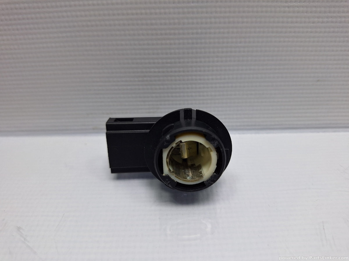 Soclu stop haion VOLKSWAGEN PASSAT Variant (3C5) [ 2005 - 2011 ] TDI (CBDC) 81KW|110HP 1K6945259