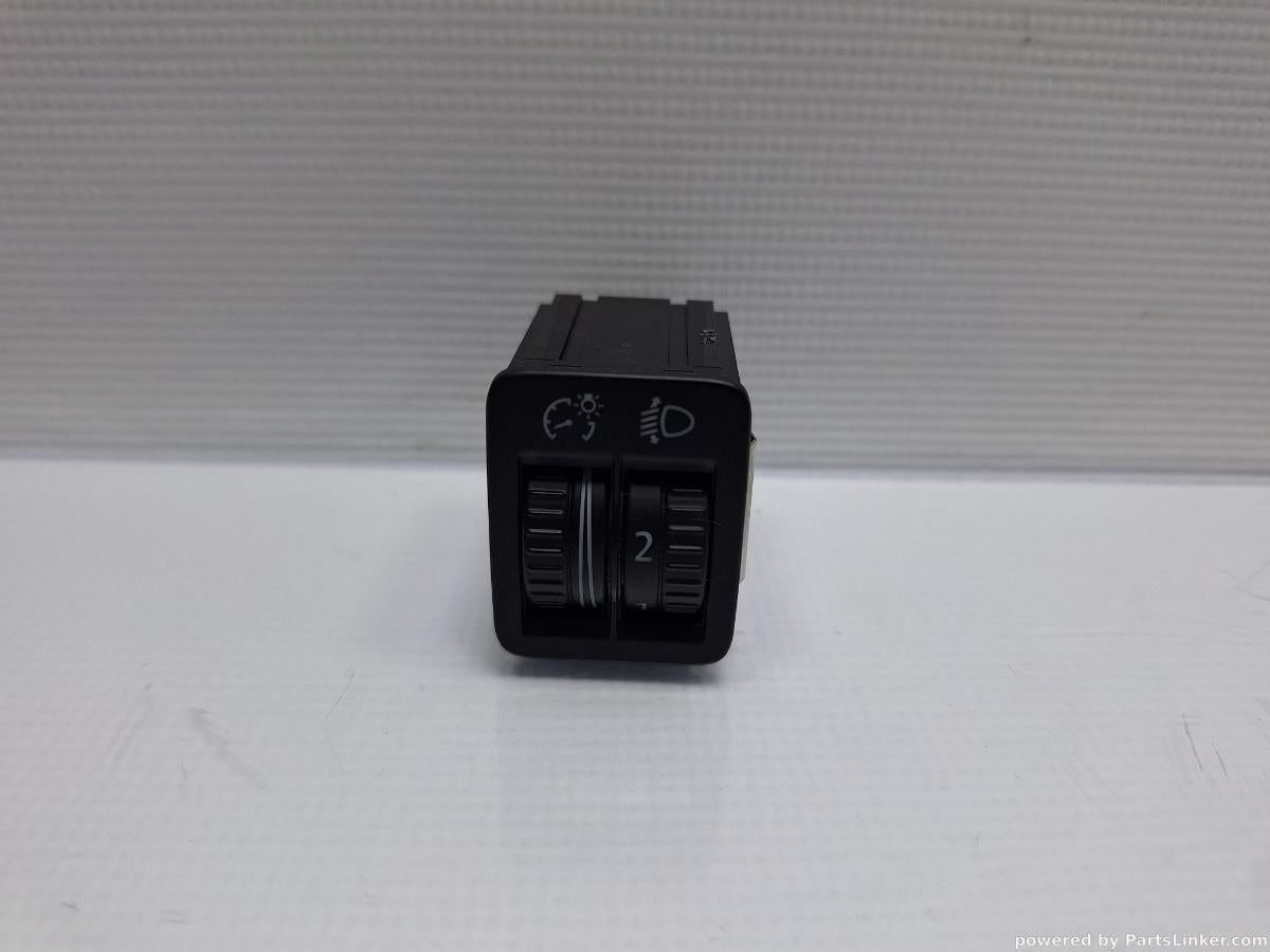 Buton reglaj faruri VOLKSWAGEN PASSAT Variant (3C5) [ 2005 - 2011 ] TDI (CBDC) 81KW|110HP OEM 3C0941333A