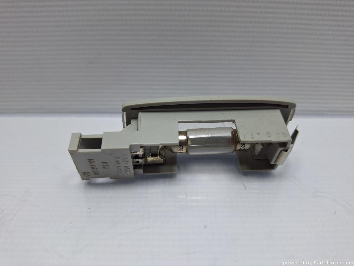 Lampa parasolar VOLKSWAGEN PASSAT Variant (3C5) [ 2005 - 2011 ] TDI (CBDC) 81KW|110HP OEM 1K0947109