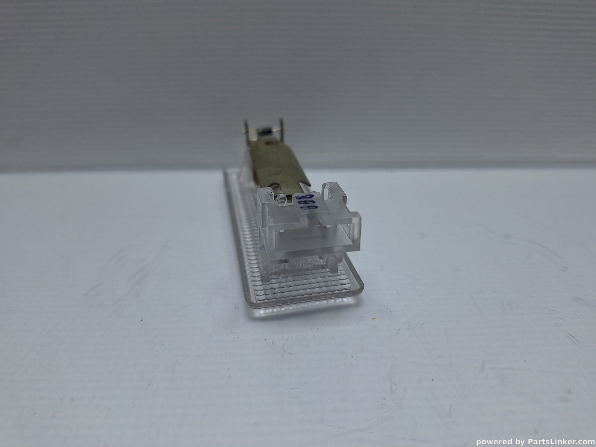 Lampa portbagaj VOLKSWAGEN PASSAT Variant (3C5) [ 2005 - 2011 ] TDI (CBDC) 81KW|110HP 7L6947101A