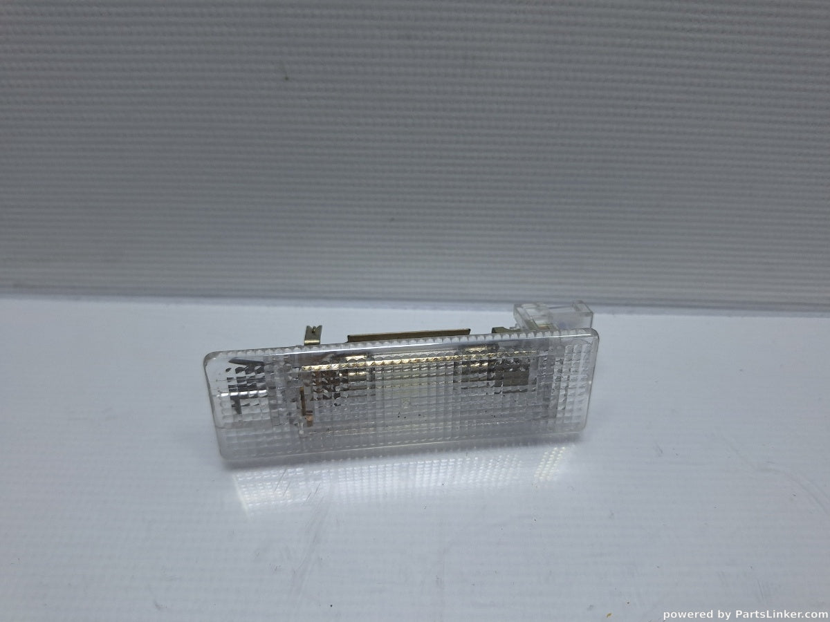 Lampa portbagaj VOLKSWAGEN PASSAT Variant (3C5) [ 2005 - 2011 ] TDI (CBDC) 81KW|110HP 7L6947101A