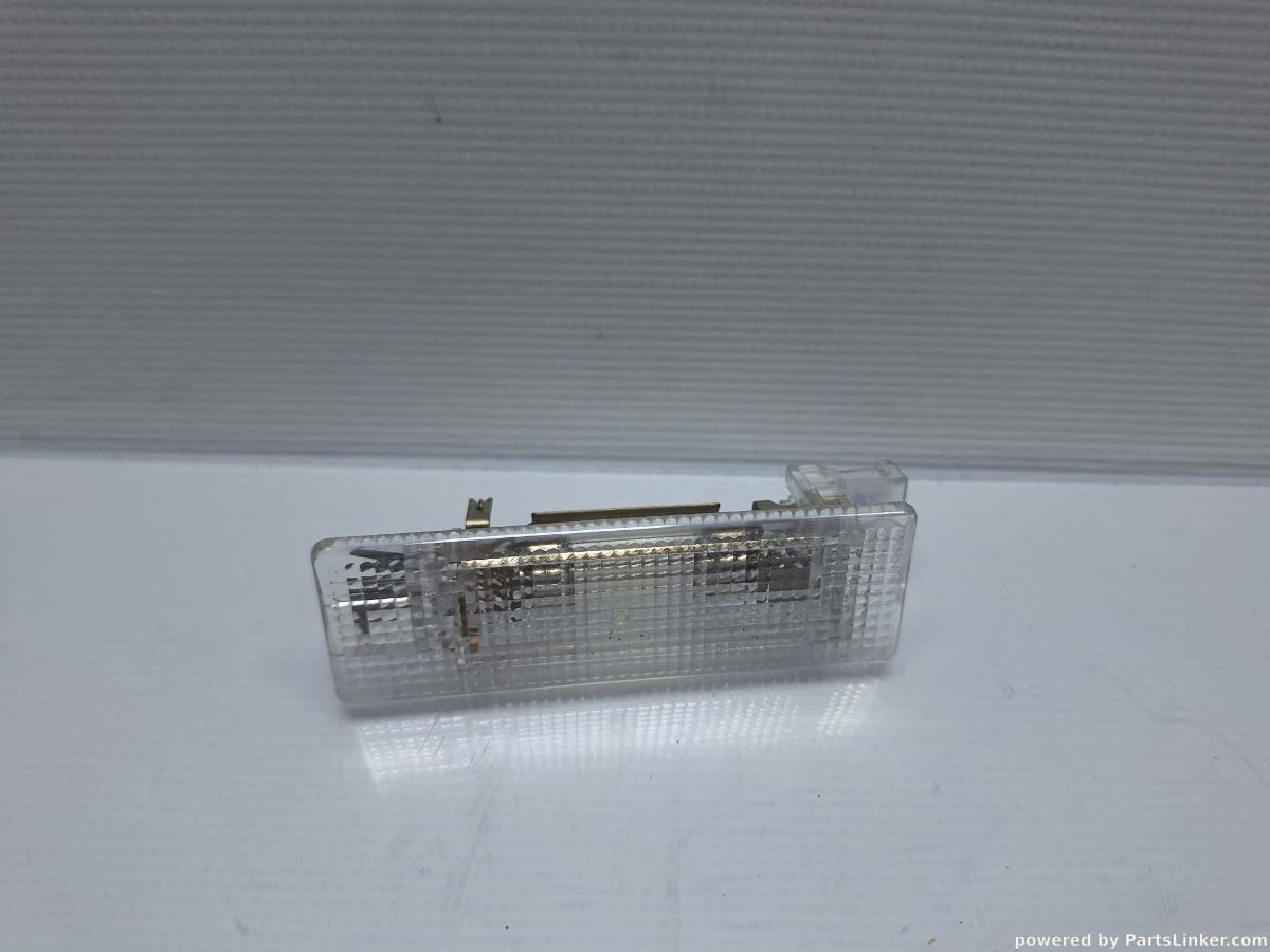 Lampa interioara portbagaj VOLKSWAGEN PASSAT Variant 3C5 2005 - 2011 TDI CBDC 7L6947101A