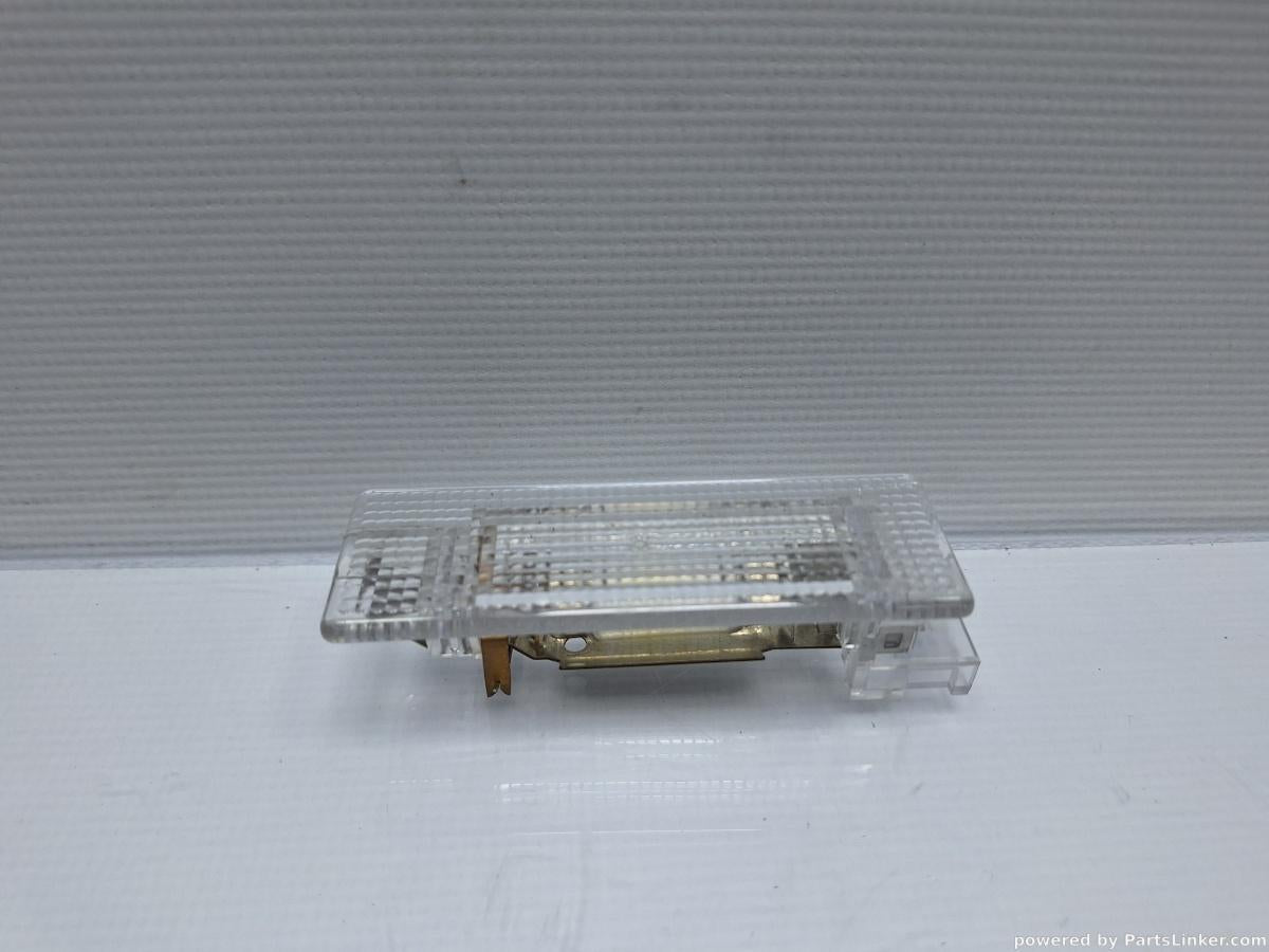 Lampa interioara portbagaj VOLKSWAGEN PASSAT Variant 3C5 2005 - 2011 TDI CBDC 7L6947101A