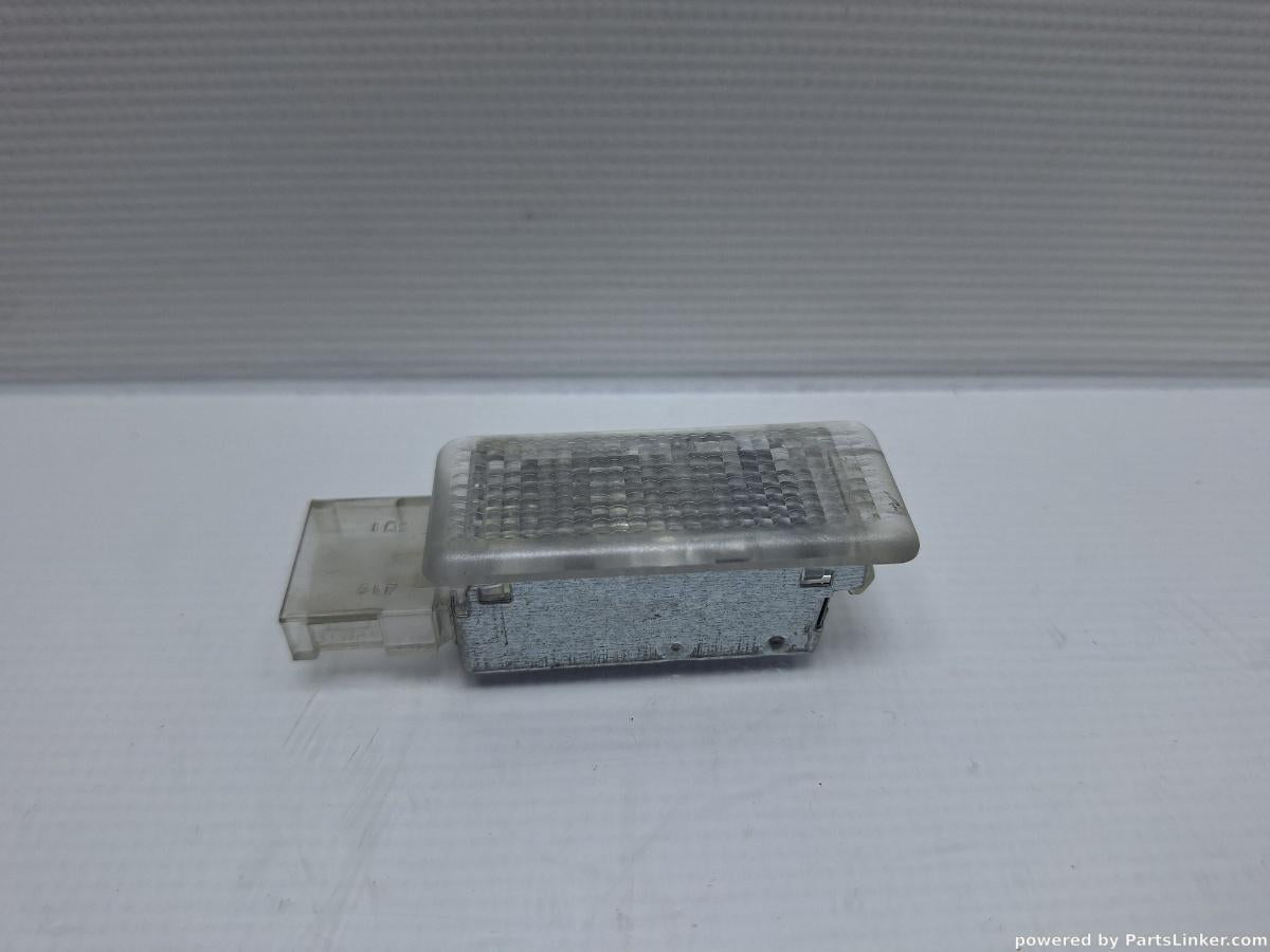Lampa picioare VOLKSWAGEN PASSAT Variant (3C5) [ 2005 - 2011 ] TDI (CBDC) 81KW|110HP OEM 7L0947415