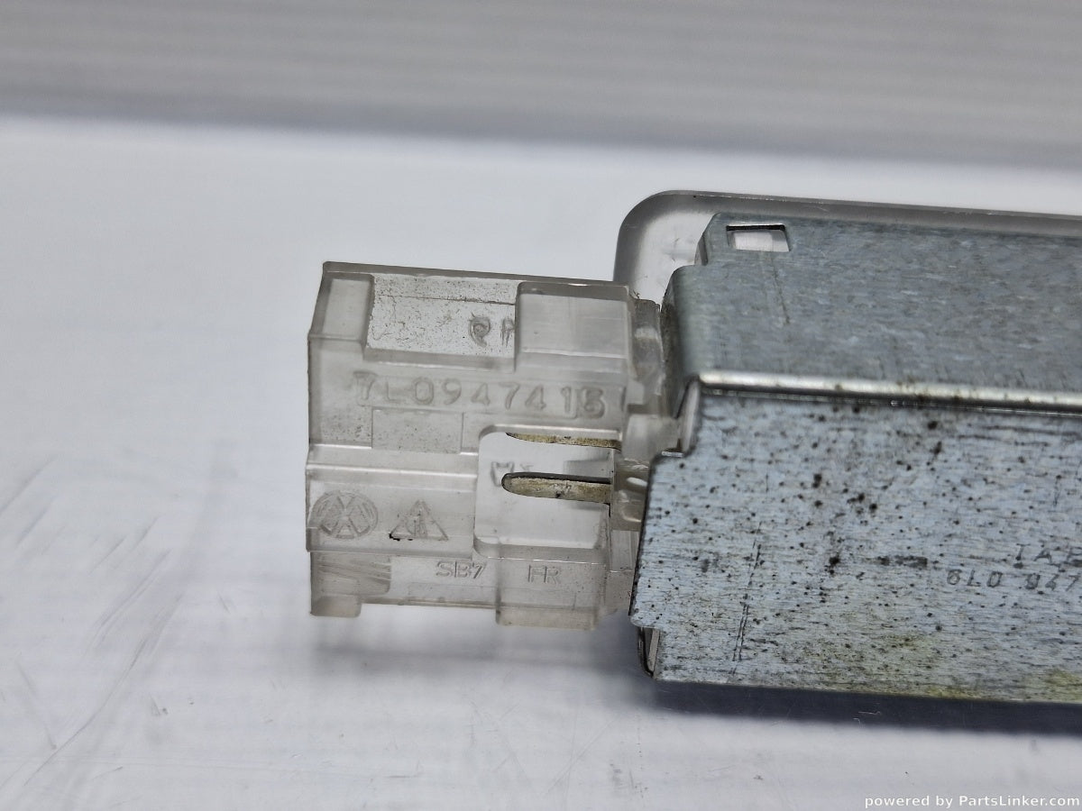 Lampa picioare VOLKSWAGEN PASSAT Variant (3C5) [ 2005 - 2011 ] TDI (CBDC) 81KW|110HP 7L0947415