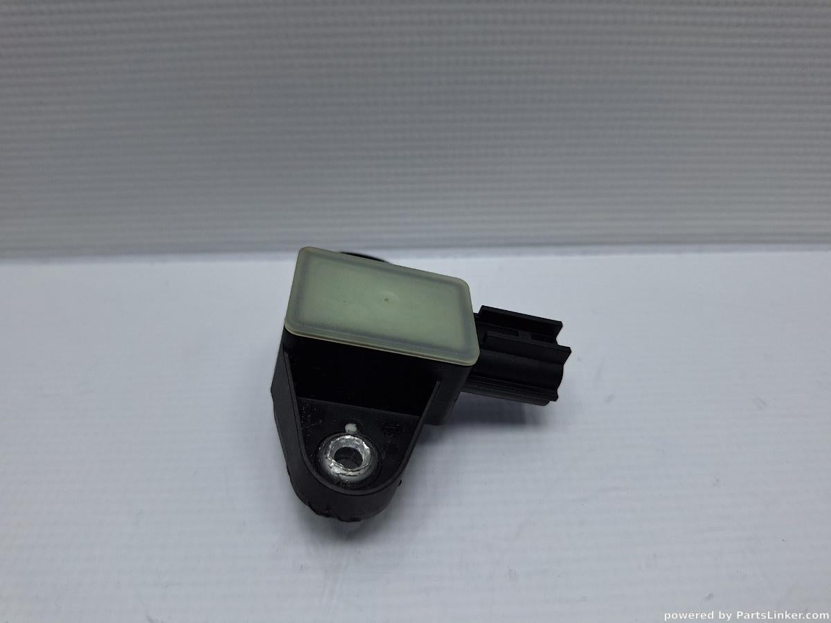 Senzor impact airbag VOLKSWAGEN PASSAT Variant (3C5) [ 2005 - 2011 ] TDI (CBDC) 81KW|110HP OEM 5N0959354